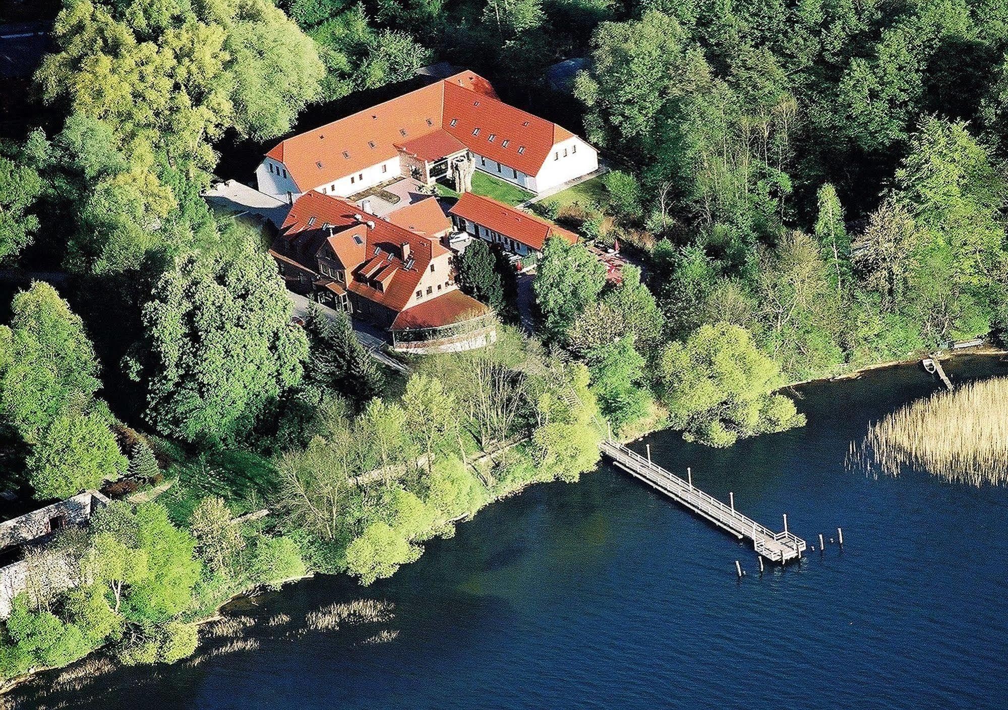 Seehotel Heidehof Klein Nemerow Dış mekan fotoğraf